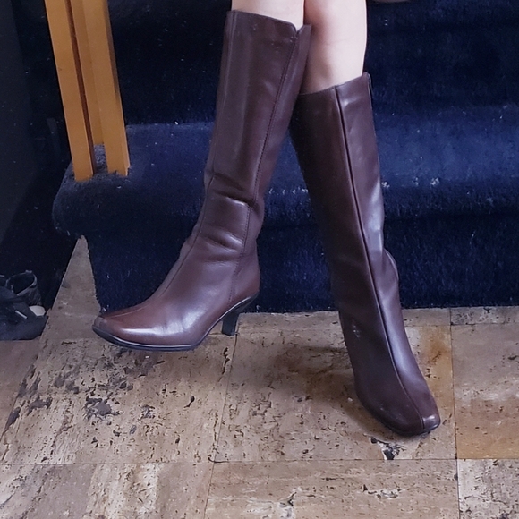 La CANADIENNE Shoes - La Canadienne sz 7.5 Waterproof leather tall boots